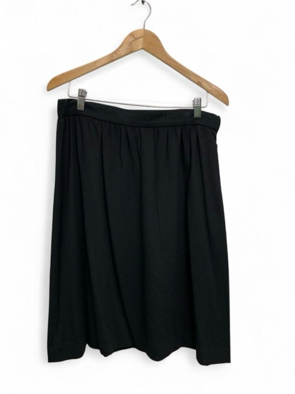 L.L.Bean Black A-Line Knee-Length Pleated Zip Skirt Women’s Size 12 Preppy